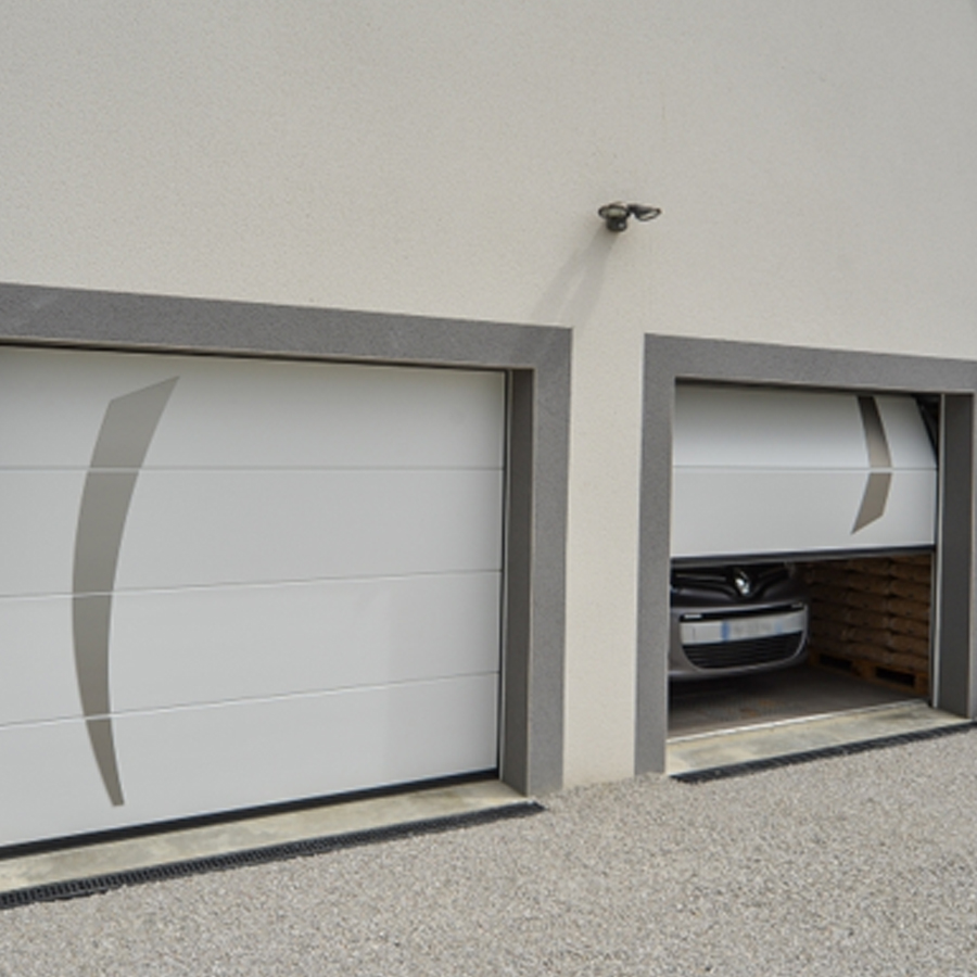 Porte de garage sur mesure dans les Landes | Batinova Rénovation