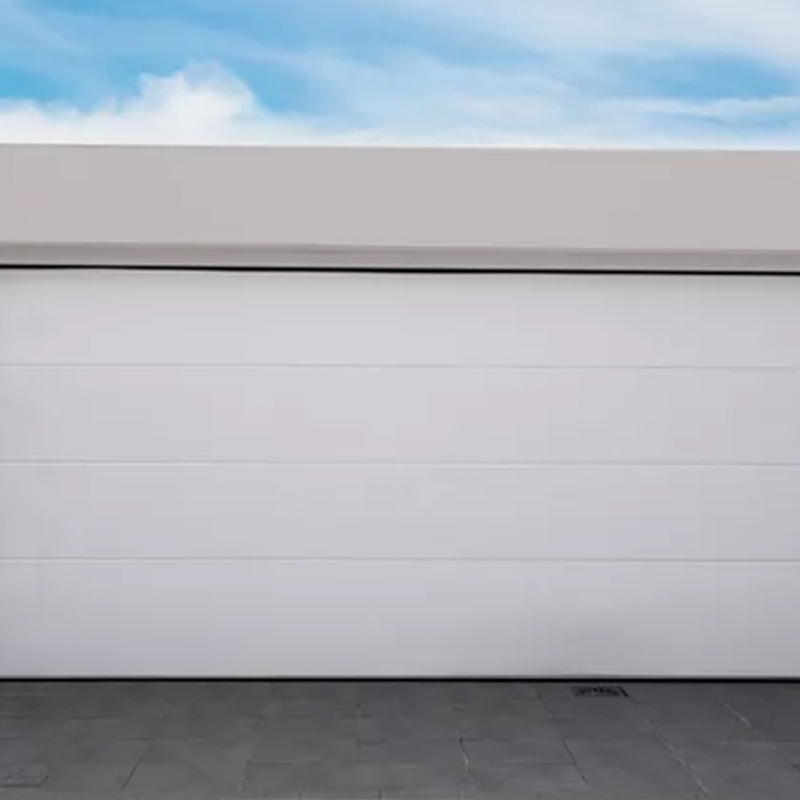 Porte de garage sur mesure dans les Landes | Batinova Rénovation