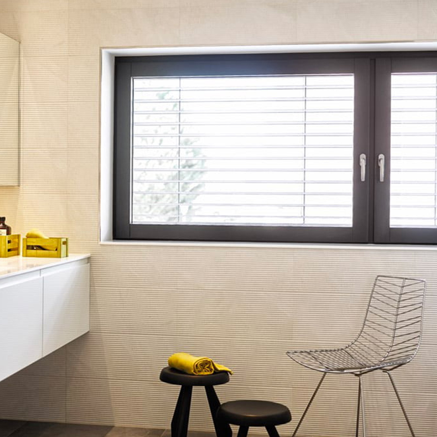 Installation de fenêtres et portes-fenêtres sur mesure au Pays Basque & Landes | Batinova Rénovation