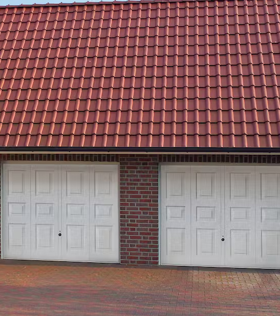 Porte de garage sur mesure dans les Landes | Batinova Rénovation