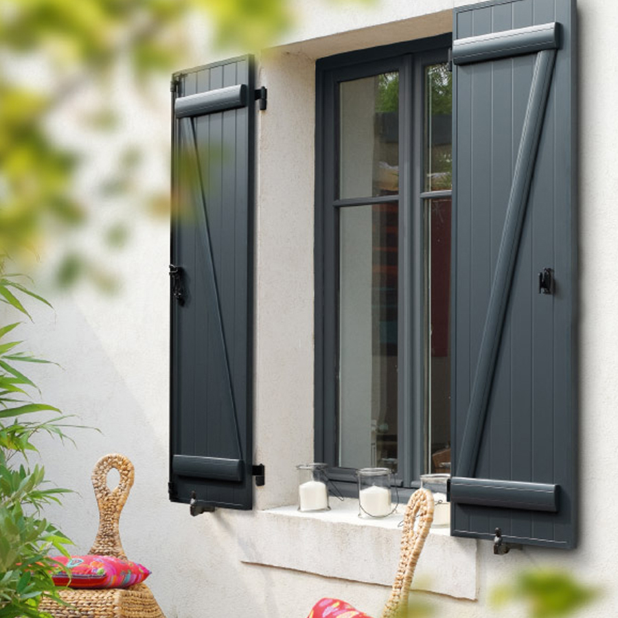 Installation de volets roulants & battants au Pays Basque | Batinova Rénovation